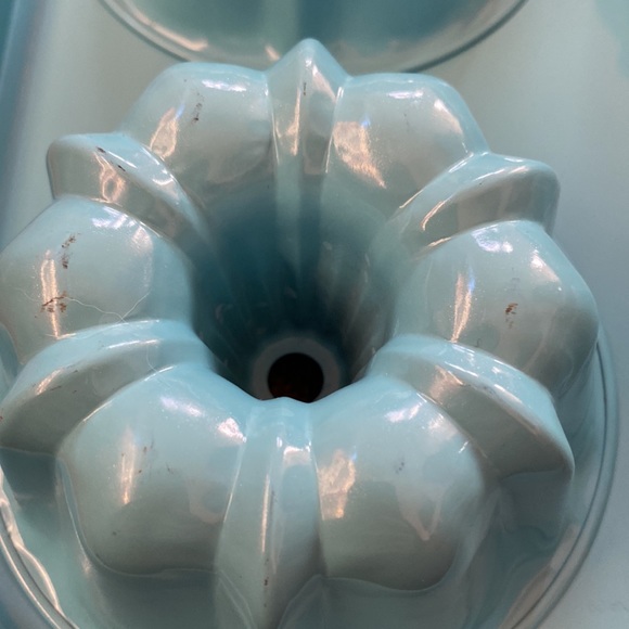 Pampered Chef Mini Bundt pan - Picture 5 of 6